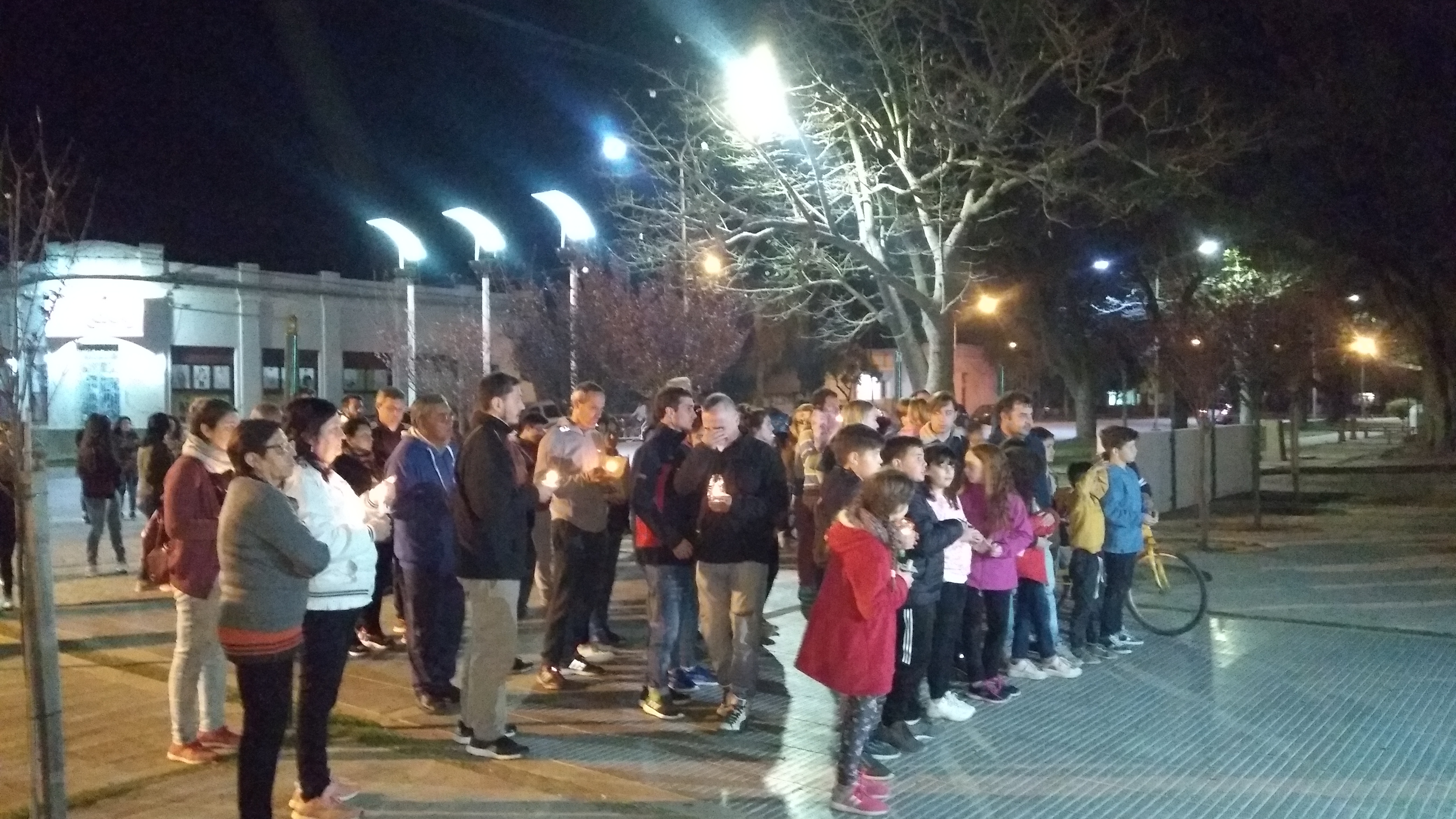 Desaparición de Mauricio Abba: Grupo de vecinos de Freyre marcharon y la justicia allanó la vivienda Desaparición de Mauricio Abba: Grupo de vecinos de Freyre marcharon y la justicia allanó la vivienda